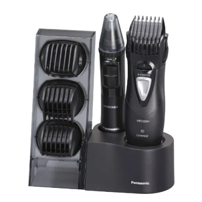 Imagen de Panasonic ER GY10CM504 Multi Kit 7 en 1 Cortapelos, Recortadora y Afeitadora corporal Facial (Wet&amp;Dry, 5 Longitud, Peine de aseo Axilas, Cargador Inducción, Compatible con Pilas) Negro