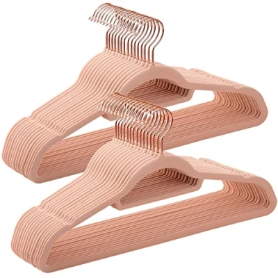 Imagen de SONGMICS Percha de Terciopelo, Juego 30, Antideslizantes, con Barra Corbata y Gancho Oro Rosa, 0,6 cm Espesor, Ahorra Espacio, 43,5 Largo, Abrigo Pantalón, Rosa Coral CRF21PK30