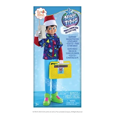 Imagen de the Elf on Shelf MagiFreez Retro RAD 80&#039;s Gear Set Ayuda a tu Elfo Explorador Encontrar su Poder mágico de pie Los Accesorios Incluyen Pantalones mágicos, Tenis, Camisa Vintage, teléfono