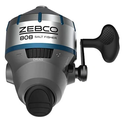 Imagen de Zebco 808 Carrete de Pesca Spincast Agua Salada, Cubierta Acero Inoxidable con Inserto ABS, Alerta antirretroceso y mordedura Quickset, prebobinado línea cajún 20