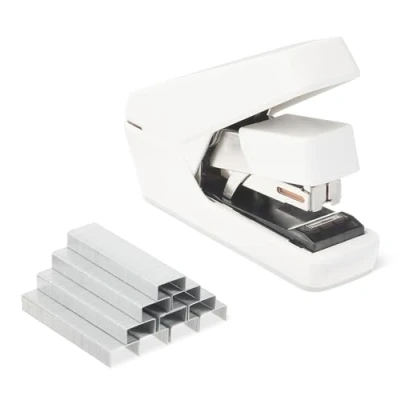 Imagen de Amazon Basics Grapadora muy resistente para oficina, grapas planas, sin esfuerzo, capacidad de 40 hojas, 1000 grapas, Blanco