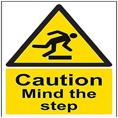 Imagen de VSafety Caution Mind The Step Señal de precaución (200 mm x 300 mm, plástico rígido, 1 mm)