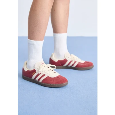 Imagen de adidas Originals Samba Unisex Zapatillas, Talla: 40 2/3, Preloved ruby/cream white Piel/piel de imitación