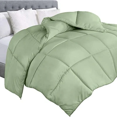 Imagen de Utopia Bedding Relleno de Edredón Acolchado con pestañas en Las Esquinas Alternativo Costura Punto Caja (tamaño Queen, Color Verde Salvia)