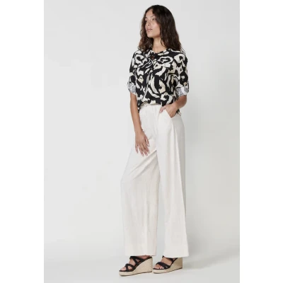 Imagen de Camisa manga larga cuello mao con cierre central botones y estampado ikat color Negro para Mujer