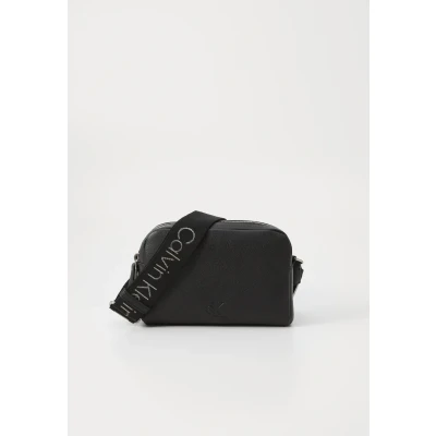 Imagen de Calvin Klein Jeans Ultralight Camera Bandolera, Mujer, Talla: One Size, Black
