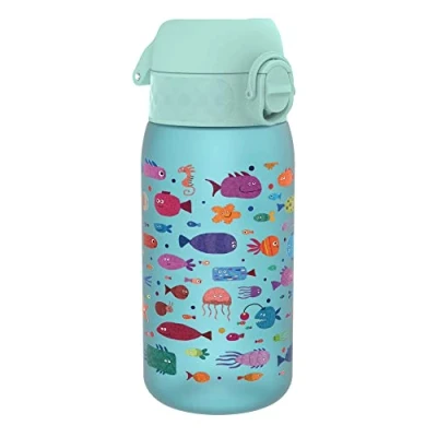 Imagen de Ion8 Botella de Agua para Niños, 350ml, a Prueba Fugas, Fácil Abrir, Cerradura Segura, Apta Lavavajillas, Sin BPA, Asa Transporte, Limpiar, Neutro en Carbono, Diseño Pescado