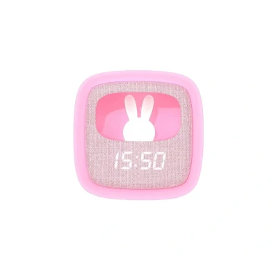 Imagen de MOBILITY ON BOARD Mob Réveil et Veilleuse pour Enfant Billy Clock Motif Lapin Face Avant Tissu Cadre Plastique Soft Touch Programmation de la Date, l&#039;Heure 3 Alarmes (Marshmallow)