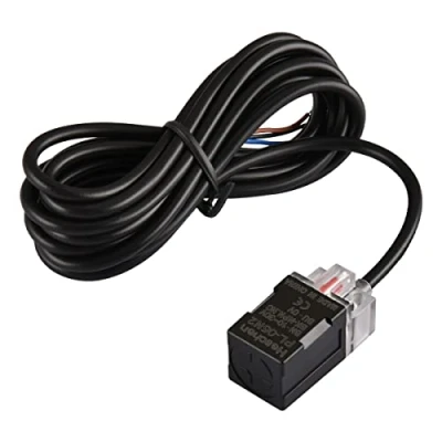 Imagen de Heschen Interruptor de sensor proximidad inductivo cuadrado PL 05N2 Detector distancia 5 mm 10 30 VDC 200 mA NPN normalmente cerrado (NC) 3 cables