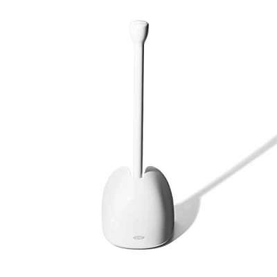 Imagen de OXO Good Grips Desatascador para inodoro con tapa, color blanco