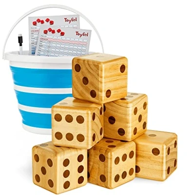 Imagen de Toyfel XXL Chuck Juego de Dados para Interior y Exterior Niños Adultos Madera Pino FSC® con 6 Enormes 9 cm, Cubo Plegable, Tablero Limpiable Pluma