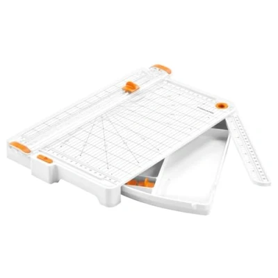 Imagen de Fiskars Mini guillotina portátil SureCut con almacenamiento A4