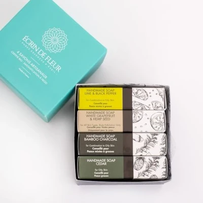 Imagen de Écrin de Fleur Pack 4 Jabones Orgánicos para Hombre (Cedro 1x90g, Lima y Pimienta Negra Carbón Vegetal Cedro Pomelo Blanco Semilla Cáñamo 1x90g)