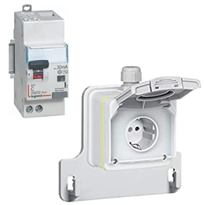 Imagen de Kit de toma GREEN&#039;UP ACCESS IP66 IK08 + diferenciallisto para instalar LEGRAND 090470