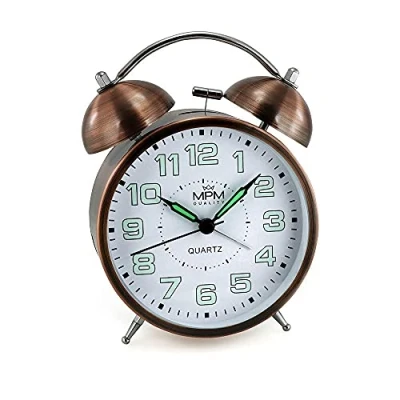 Imagen de MPM Cooper Colour Alarm Clock, Retro Analógico Despertador con Números Lumini, Doble Campana Sin Tictac, Reloj Vintage Funciona Pilas, Cuarzo Ruidoso de Mesa Luz Nocturna